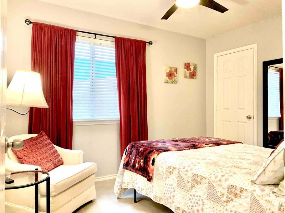 Modern Updates - Great Location - King Bed- Bmt سان أنطونيو المظهر الخارجي الصورة