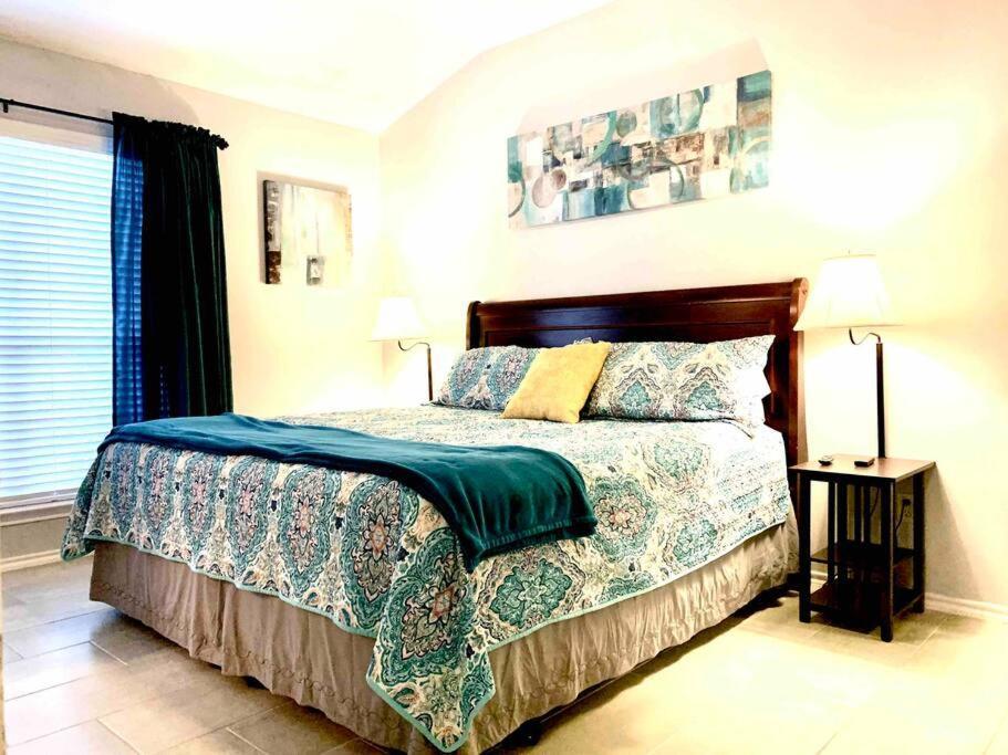 Modern Updates - Great Location - King Bed- Bmt سان أنطونيو المظهر الخارجي الصورة